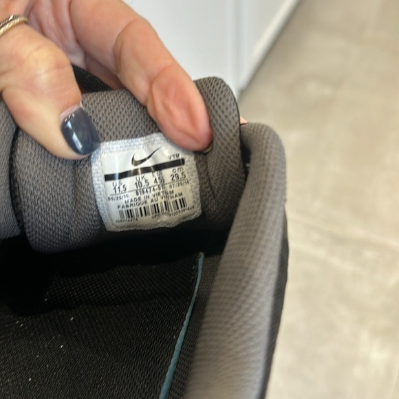 Nike Air Max90 Ultra Essential - Picture 9 of 9